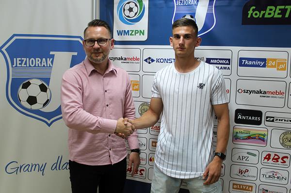 Kamil Sternicki nowym piłkarzem Jezioraka
