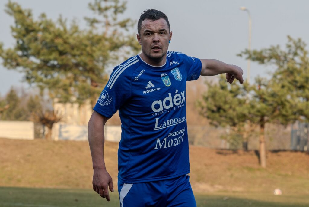 Dwa gole Dawida Janczyka i remis. Olimpia Olsztynek – Jeziorak Iława 2:2 (1:1)